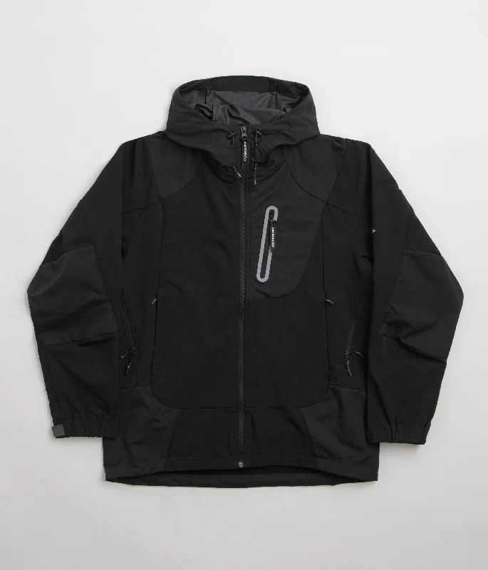 Jackets with adjustable drawstrings for a perfect fit-and wander Stretch Shell Jacket - Black